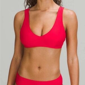 Lululemon NWT Site 6 C-D Cup Waterside v-Swim Top True Red
